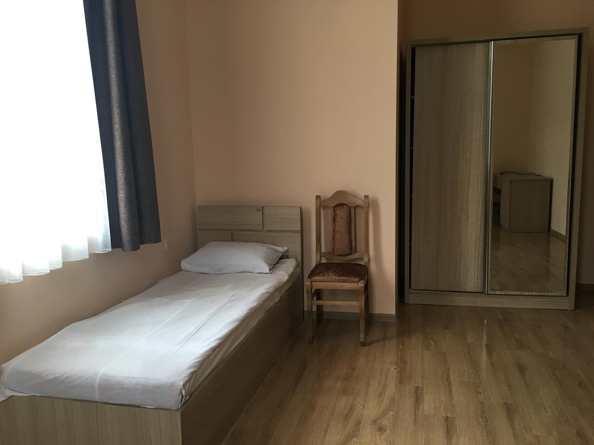 Kmg Hotel Khashuri المظهر الخارجي الصورة